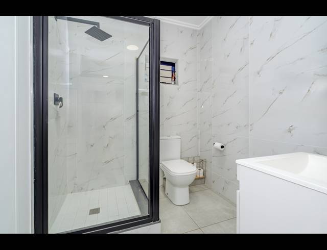 2 BEDROOM APARTMENT FOR SALE IN BRYANSTON
